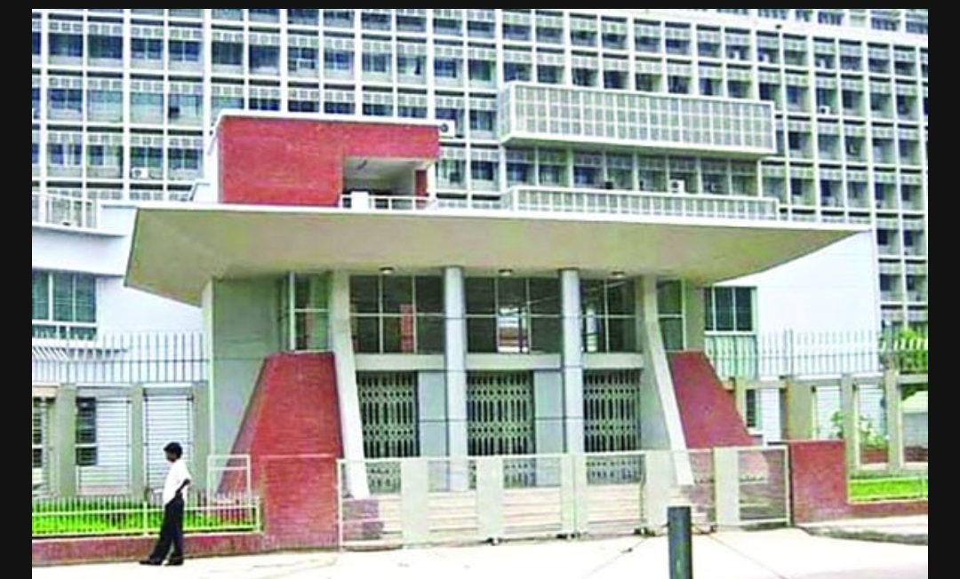 কর্মতৎপরতা বেড়েছে সচিবালয়ে