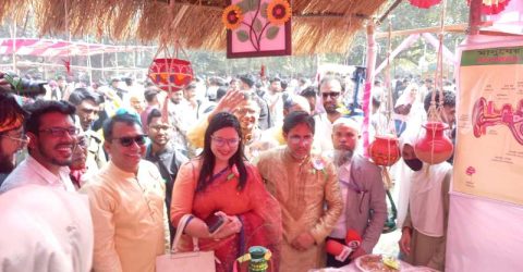নরসিংদীর শিবপুর সরকারি শহীদ আসাদ কলেজে বসন্তবরণ ও পিঠা উৎসব  অনুষ্ঠিত