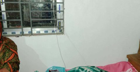 শরীয়তপুরে প্রধান শিক্ষককে পিটিয়ে হাত-পা ভেঙ্গে দিয়েছে দুবৃর্ত্তরা