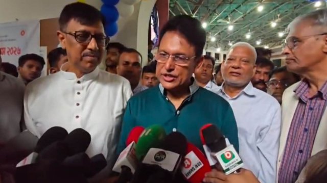 আমলাদের খিচুড়ি রান্না শিখতে বিদেশ যাওয়ার দিন শেষ: শিক্ষামন্ত্রী।